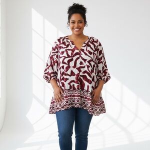 Unique spectrum by mlle Gabrielle printed burgundy vneck flowy blouse